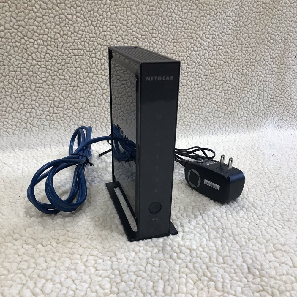 NETGEAR N300 Wireless N Router
WNR2000
blue internet cable & AC-DC Adapter cord - Picture 2 of 16